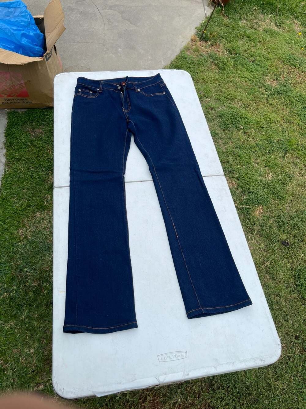 Ling's Jeans Dark Wash Bootcut Jeans with Embroidered Pockets Size 9/10